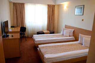 Отель Hotel Phoenix Арад Двухместный номер с 2 отдельными кроватями-8